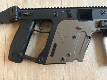 Bild 4 für Krytac Kriss Vector met 3 magazijnen, Lipo accu en verlengde batterij cover