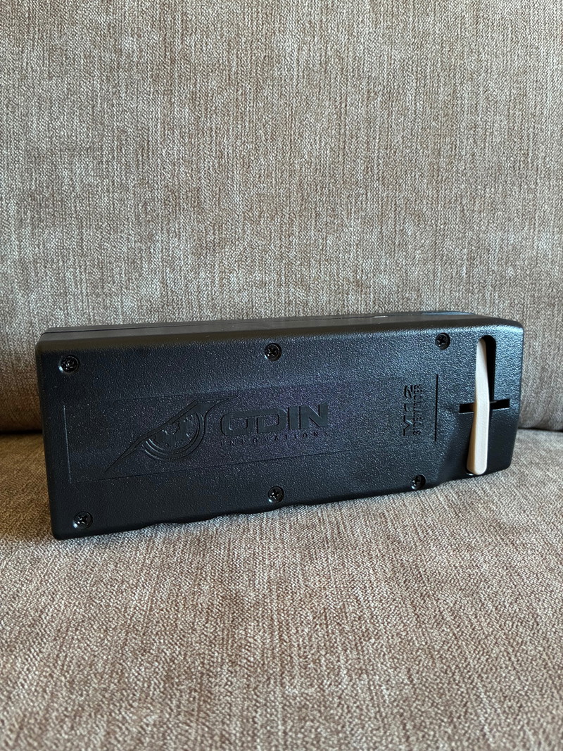 Image 1 pour Speedloader M12 Sidewinder 1600 billes Black Odin Innovations