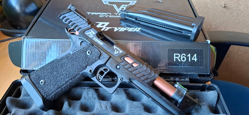 Afbeelding 1 van TTI Pit Viper - Steel Internal Parts Version - John Wick 4 - ARMY Armament - Black R614