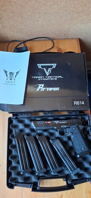 Afbeelding 3 van TTI Pit Viper - Steel Internal Parts Version - John Wick 4 - ARMY Armament - Black R614