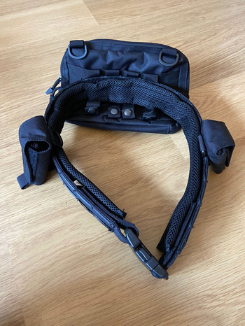 Bild 2 für 8fields Battlebelt met molle loops en 2x 8fields drinkfles pouches en cargo pouch zwart