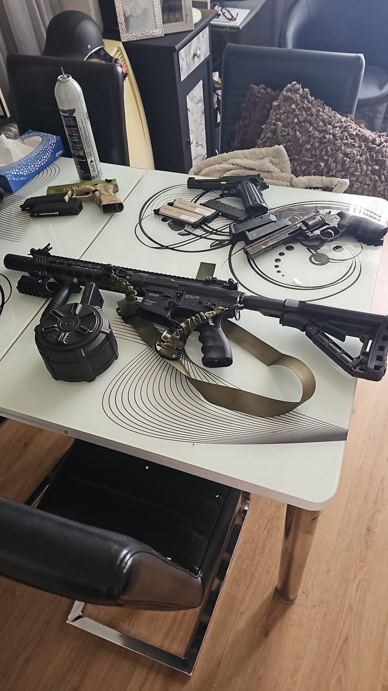 Imagen 1 de G&G Predator 16 met Drum mag en mini launcher.