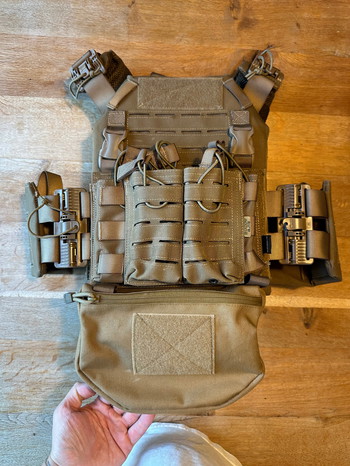 Imagen 3 de Coyote Plate Carrier + Pouches - Invader Gear