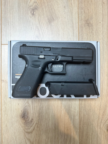 Afbeelding 2 van Glock 17 gen 5 met doos