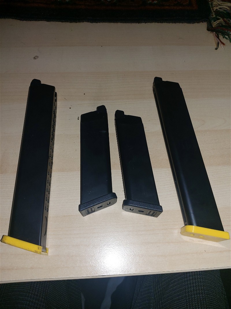 Image 1 pour We Tech 2x extended en 2x 25 riund glock mags