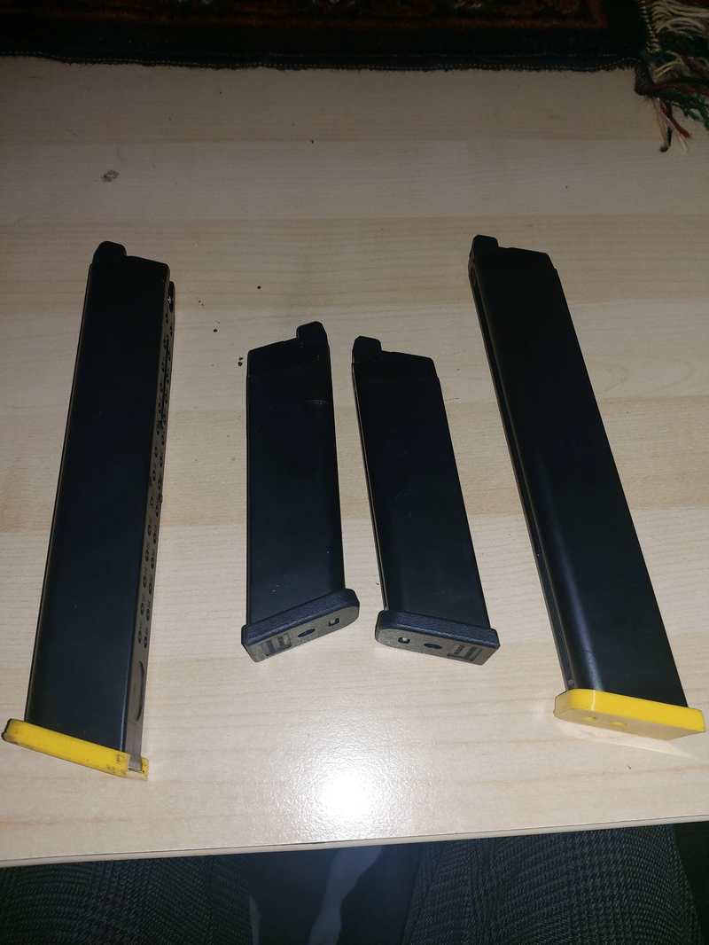 Afbeelding 1 van We Tech 2x extended en 2x 25 riund glock mags