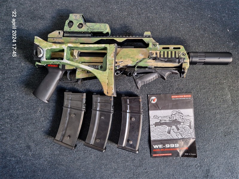 Image 1 pour WE-999 gbb incl. 3 mags + reddot