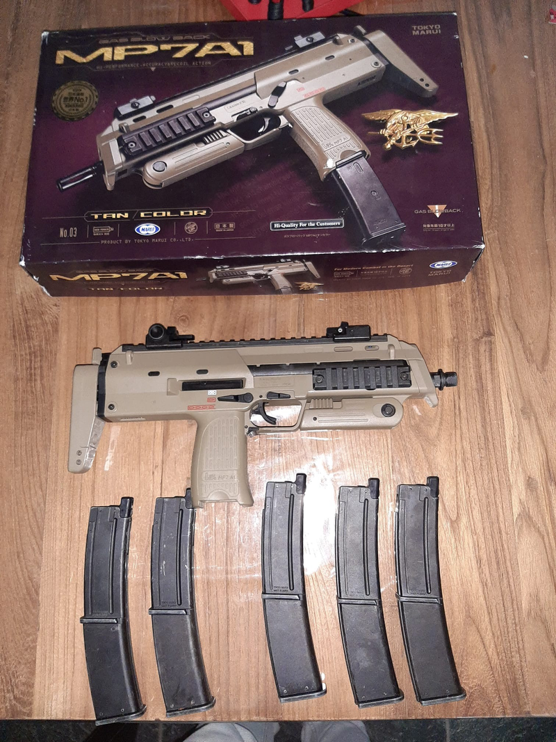 Afbeelding 1 van TM MP&7 GBB Tan + 5 magazijnen (lekvrij)