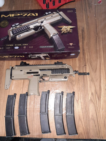 Afbeelding 4 van TM MP&7 GBB Tan + 5 magazijnen (lekvrij)