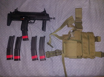 Afbeelding 3 van FR - EN MP7A1 GBB Tokyo Marui + 4 magazines and thigh holster