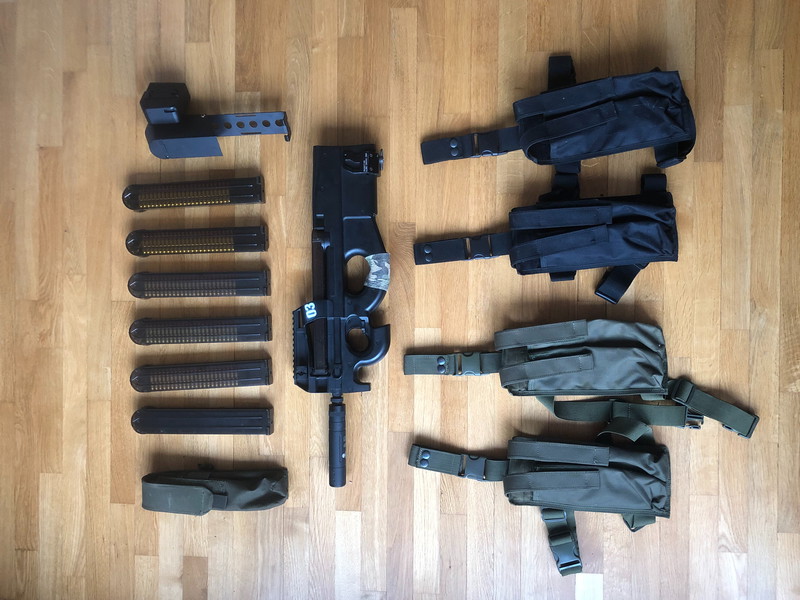 Image 1 pour P90 CYMA avec ses accessoires