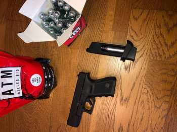 Image 2 for glock 19 gen 3 + sachet de bille + cartouche co2