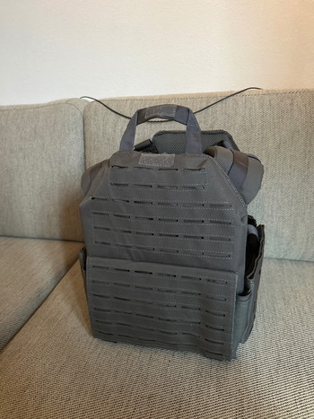 Imagen 2 de Wolf grey Invader Gear plate carrier
