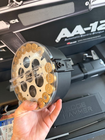 Bild 3 für Tokyo Marui AA12 met Drummag en tracer unit