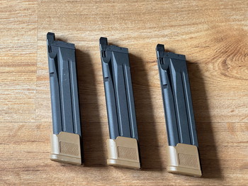 Imagen 2 de 3 VFC Sig Sauer P320 M17/M18 CO2 Magazine TAN