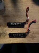 Afbeelding van 2 lipo batterijen 7,4 volt met Deans aansluiting.