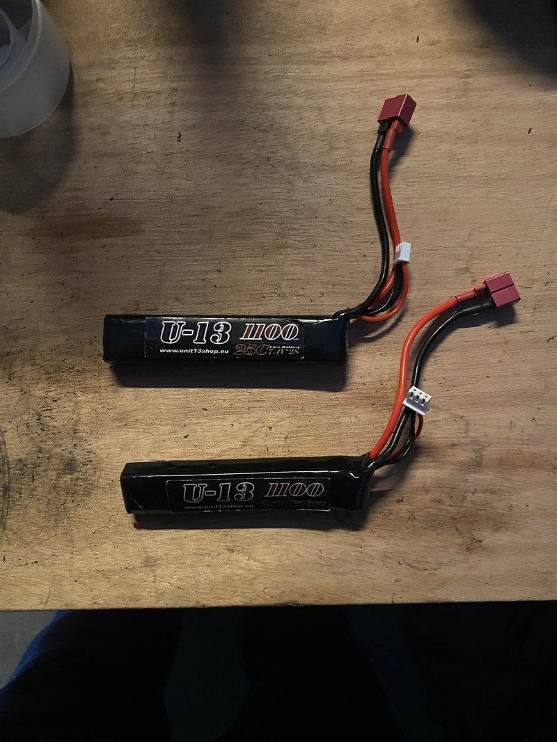 Afbeelding 1 van 2 lipo batterijen 7,4 volt met Deans aansluiting.