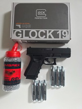 Imagen para Umarex Glock 19 met 6 CO2-patronen en +/- 4.900 4.5mm steel BBs