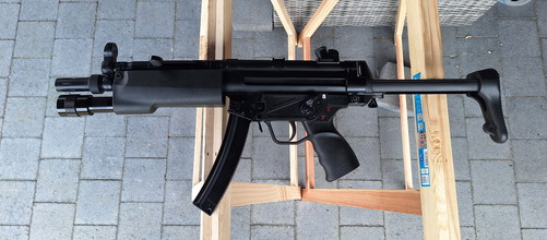 Image pour Classic Army CA5A3 with flashlight (MP5A3)