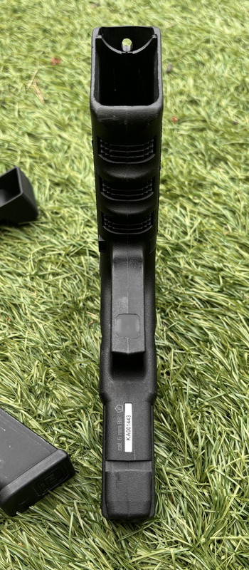 Image 4 for Umarex Glock 17 (GBB) + UTG red dot + 2 mags aan