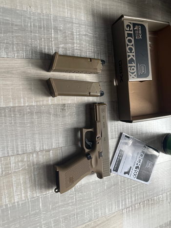 Image 3 pour Glock desert tan umarex met twee magazijnen en green gas