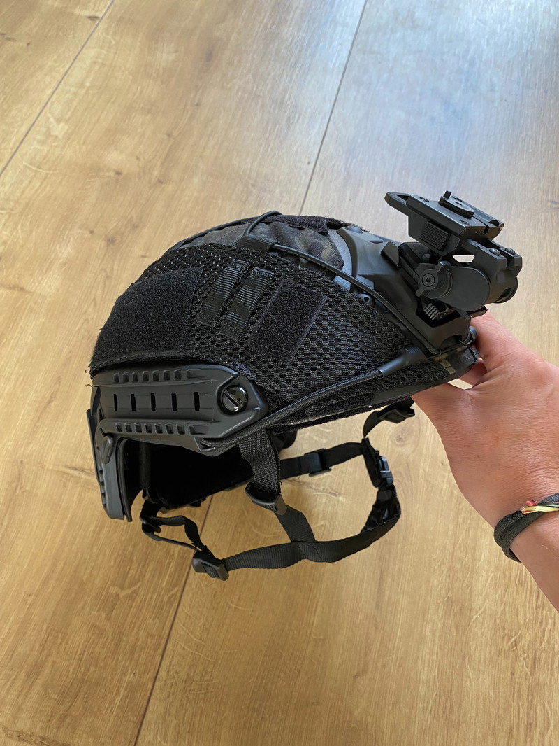 Image 1 for Tactical fast helm met camo cover, mount en geïntegreerde mesh