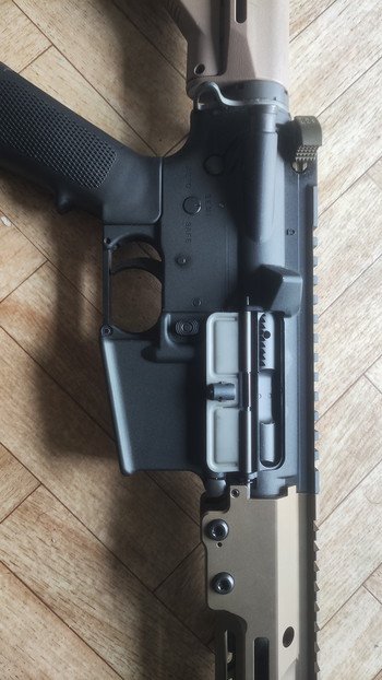 Afbeelding 2 van VFC Urgi 11.5 GBBR + 4 mags