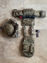 Bild für Multicam Plate carrier, battle belt and helmet cover, perfect condition.