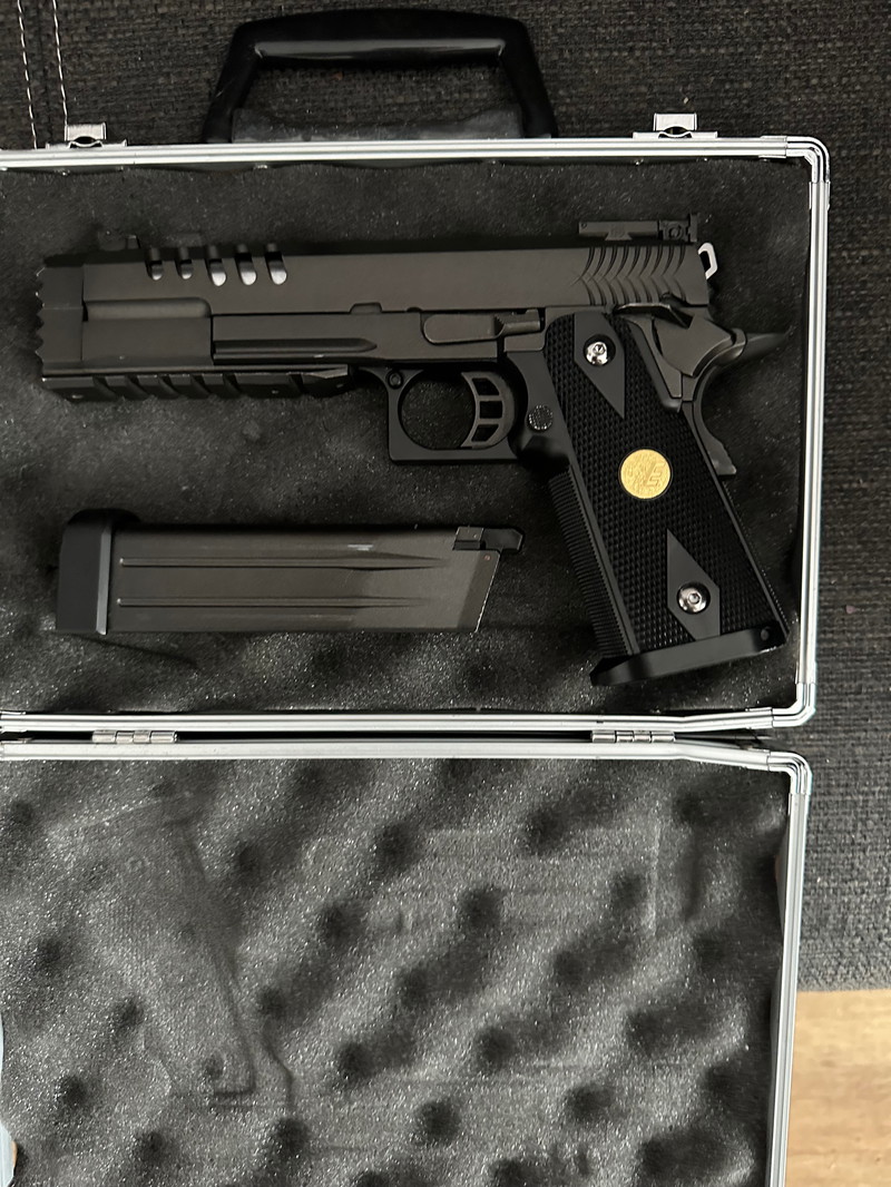 Afbeelding 1 van 2 Umarex Softair Pistolen