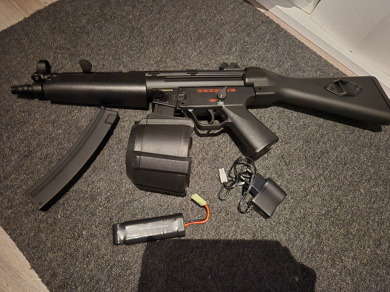 Afbeelding 1 van JG MP5 starter setje nieuw