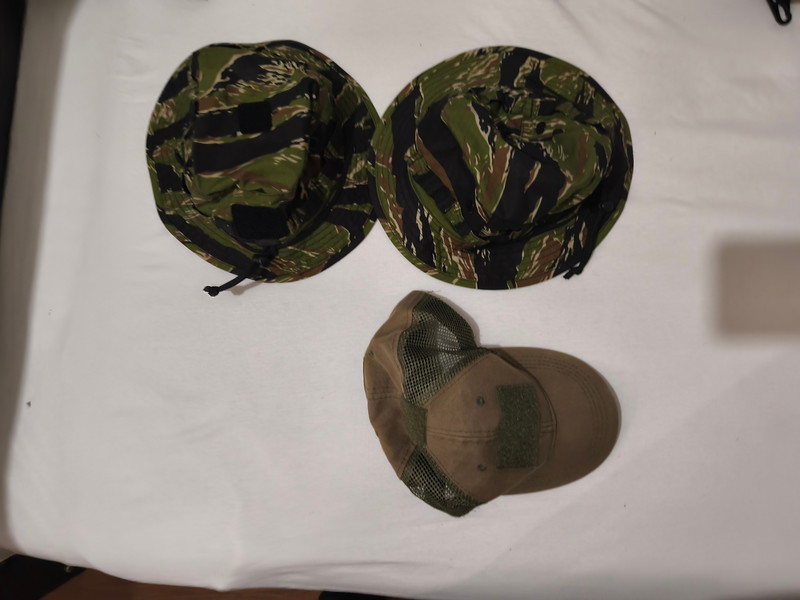 Image 1 pour Helm, pet en hoedjes