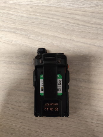 Imagen 5 de Baofeng 5UVR-8W met antenne,oortje/mic en lader