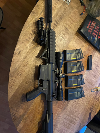 Afbeelding 2 van umarex hk417 aeg DMR replica incl. 4 mags & pouches