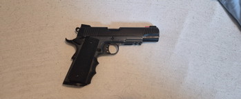 Image 4 for Goed werkende Army Armanent R27 1911 pistool met 7 Mags en defecte R32 Darkstorm voor onderdelen