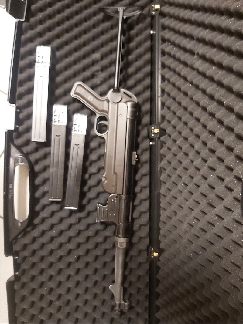 Afbeelding 1 van Umarex mp40 gbb limited edition + 3 mags
