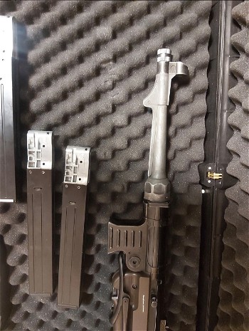 Afbeelding 3 van Umarex mp40 gbb limited edition + 3 mags