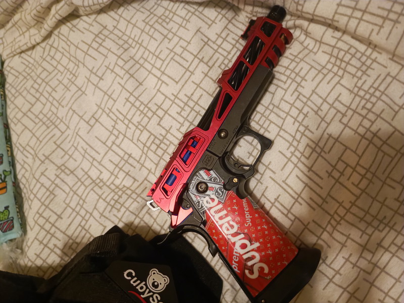 Image 1 for Supreme Goku build.