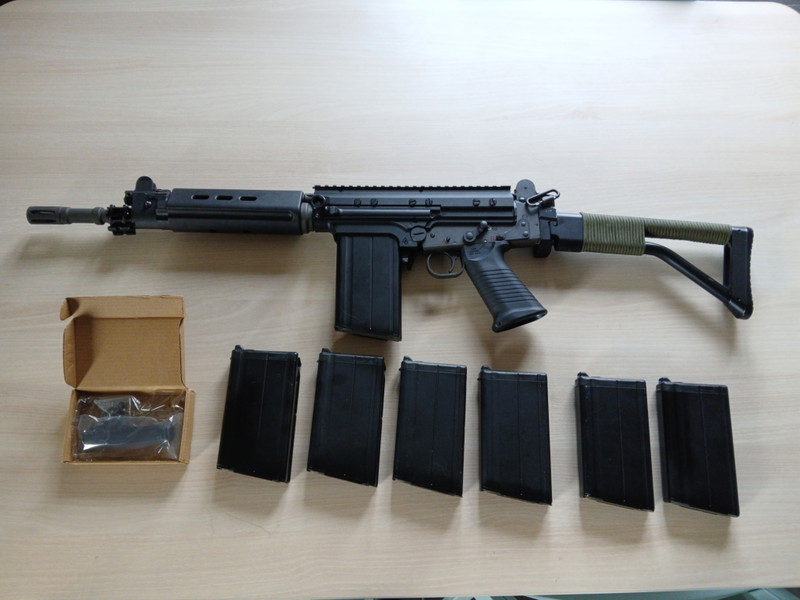 Image 1 for VFC FAL OSW met 7 mags en extra nozzle+npas