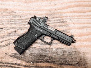 Image pour Glock 17 met Ronin slide & barrel