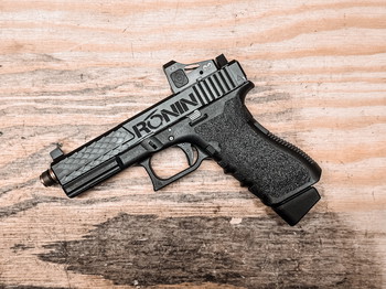 Imagen 2 de Glock 17 met Ronin slide & barrel