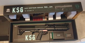Afbeelding 5 van SPLINTERNIEUWE KSG shotgun (nog in de doos ) Tokyo Marui