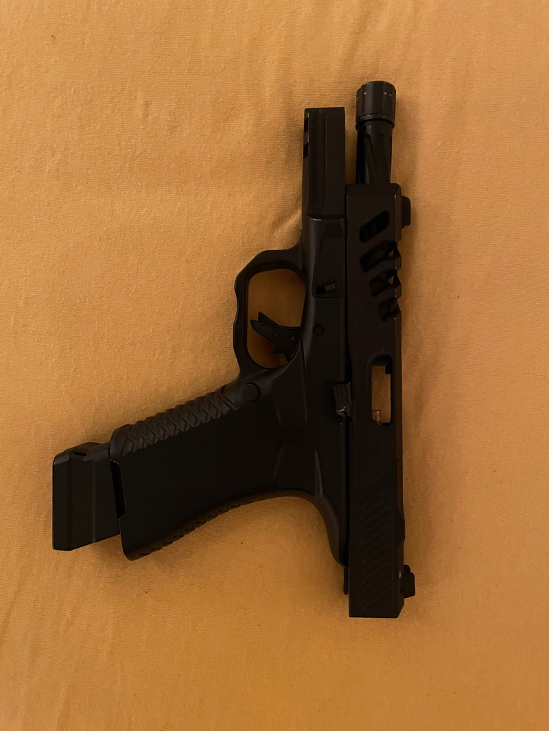 Image 1 for F1 Firearms BSF19 Black EMG