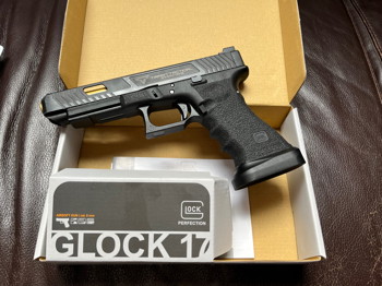 Afbeelding 3 van DCG Custom GHK  TTI Glock 34 JW2 Combat Master steel version GBB Airsoft