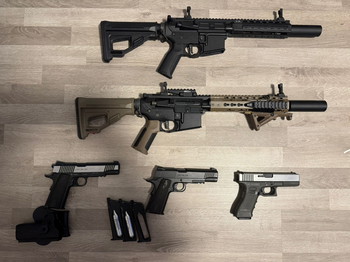 Image 2 pour Verkoop diverse replica's in set (Ares Octaarms KM7 en KM9, Cybergun 1911, Stark arms G17)