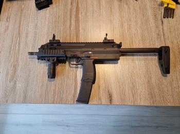 Imagen 2 de m4 ris 14.5 gbb cybergun/colt C02 +H&K mp7 v2 gen2 gbb/ green gas + clock 17 gen 4 gbb/ co2+ toebehoren.