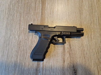 Imagen 3 de m4 ris 14.5 gbb cybergun/colt C02 +H&K mp7 v2 gen2 gbb/ green gas + clock 17 gen 4 gbb/ co2+ toebehoren.