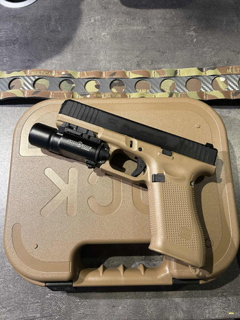 Image 3 for Glock 17 gen 5 French edition met belt setup