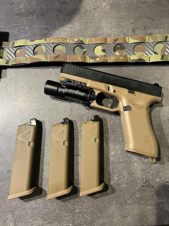 Image 4 for Glock 17 gen 5 French edition met belt setup
