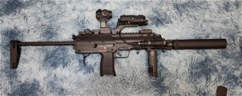 Image 2 for MP7 with accessories