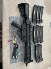 Image for Cyma plat mp5 met 8 mags plus 2 BATTERY